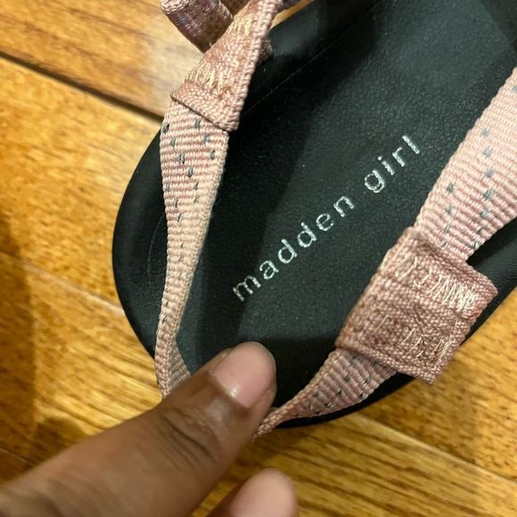 OPEN TO OFFER SANDALS - Picture 3 of 3